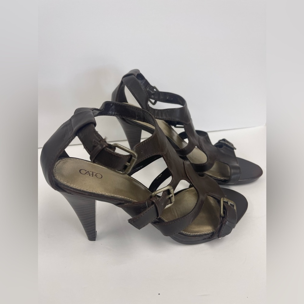 Brown Cato, 11 wide heels with three buckles